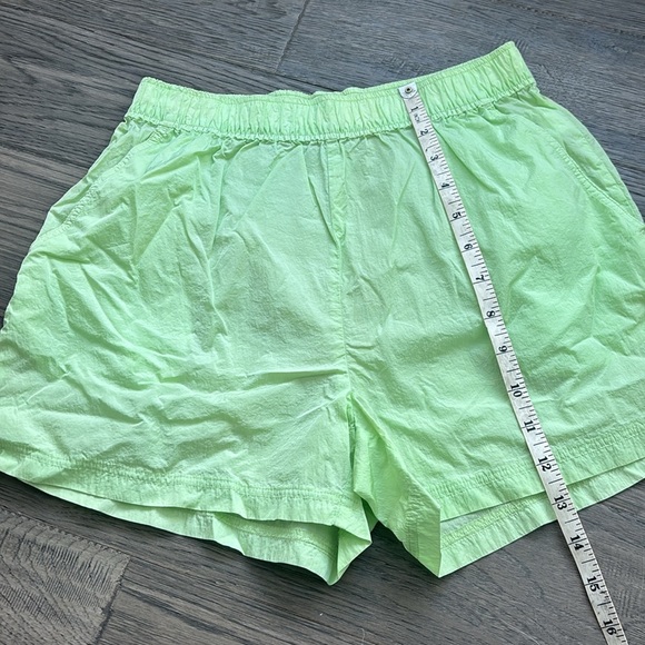 TNA | Aritzia Claremont shorts in fresh mint green - Picture 9 of 13